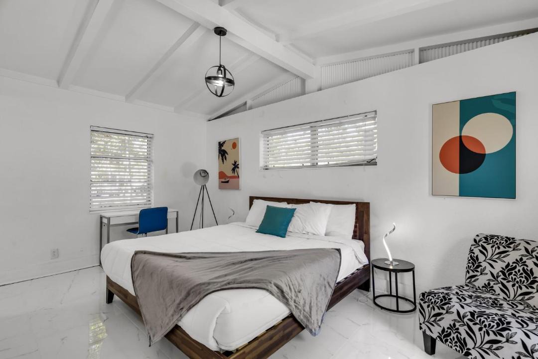 Photo of Bedroom in Middle River Terrace