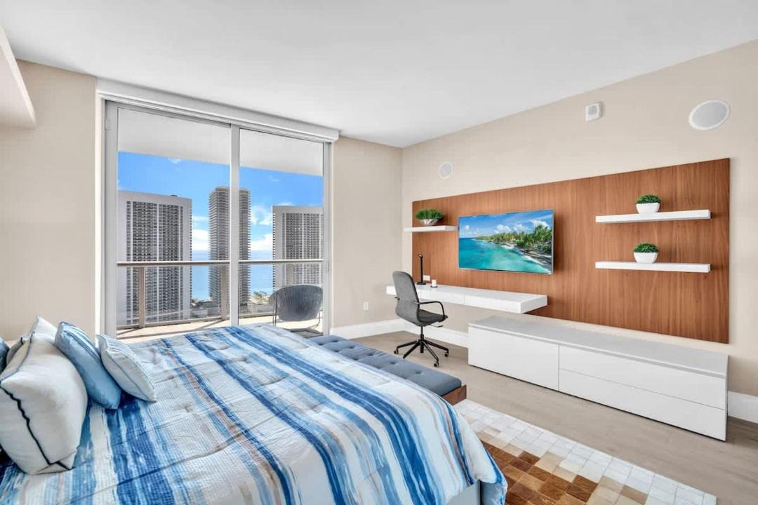 Photo of Bedroom in Hallandale Beach