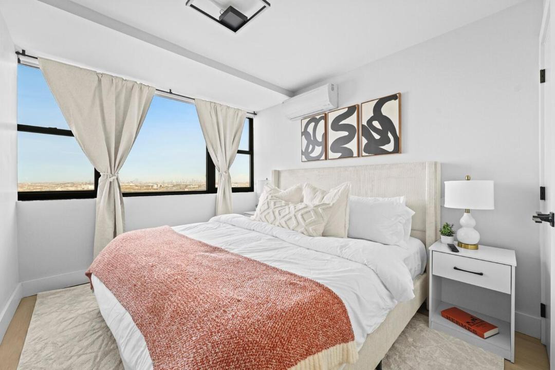 Photo of Bedroom in Newark