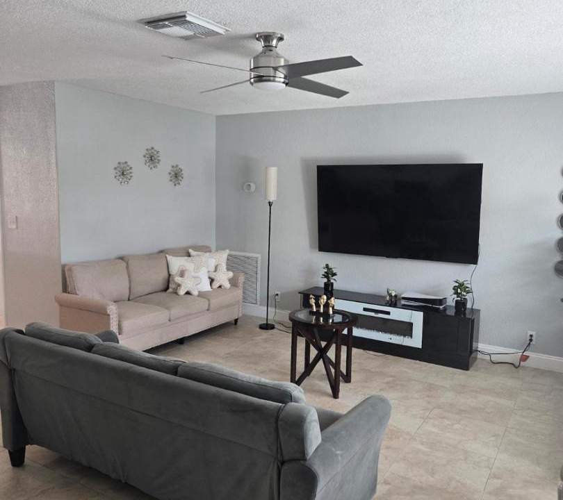 Photo of Livingroom in Dania Beach
