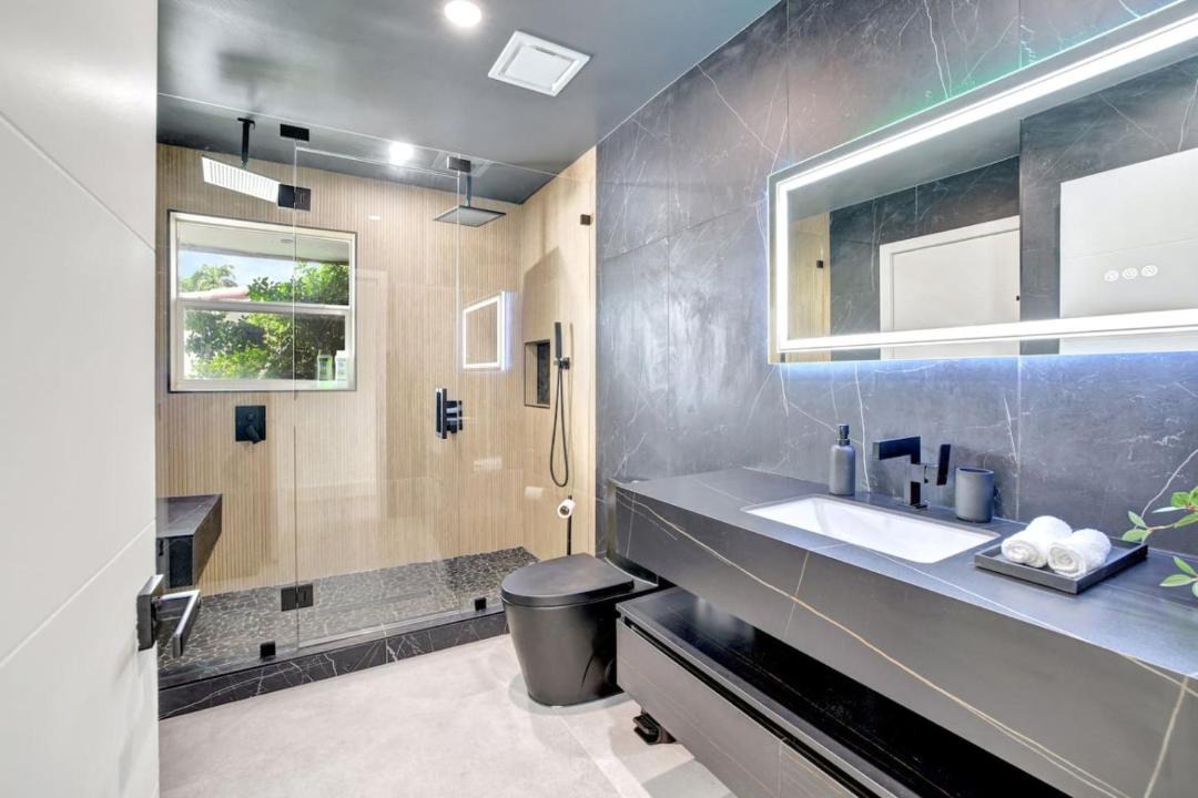 Photo of Bathroom in Coral Ridge Isles