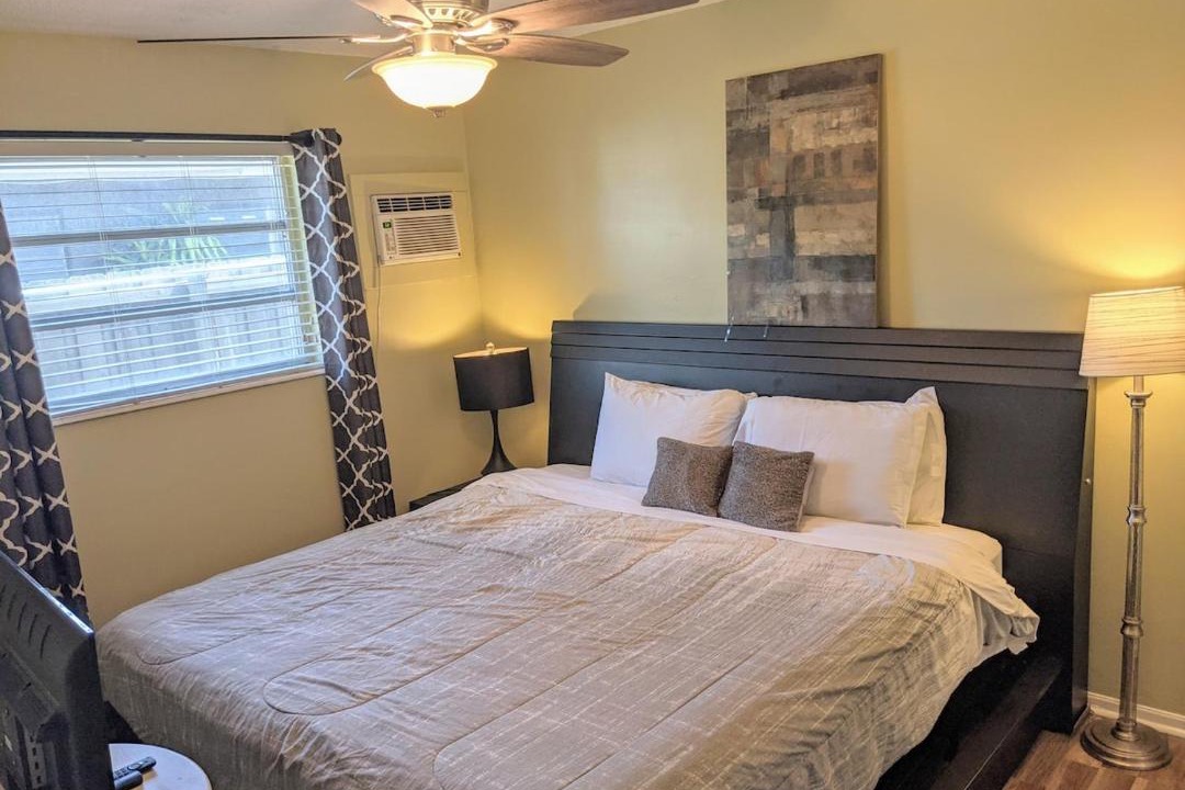 Photo of Bedroom in Wilton Manors