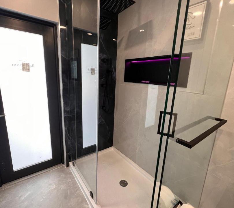 Photo of Bathroom in Golden Glades