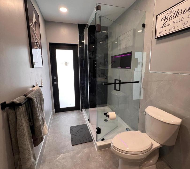Photo of Bathroom in Golden Glades
