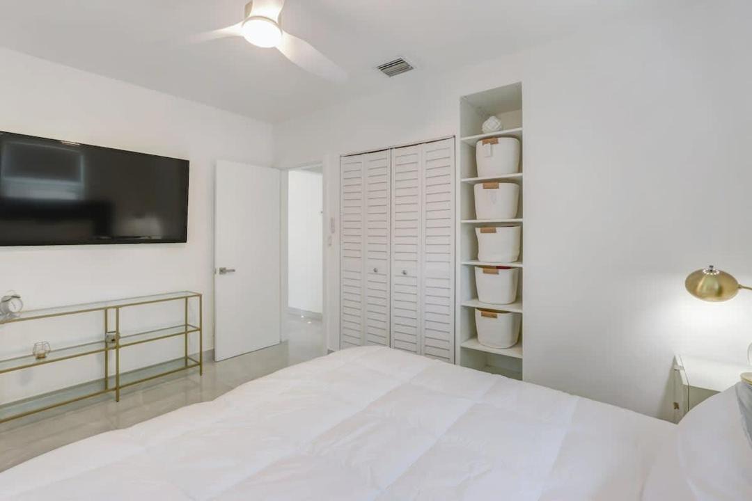 Photo of Bedroom in Hallandale Beach