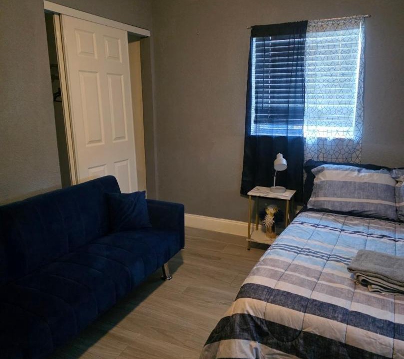 Photo of Bedroom in Lauderhill