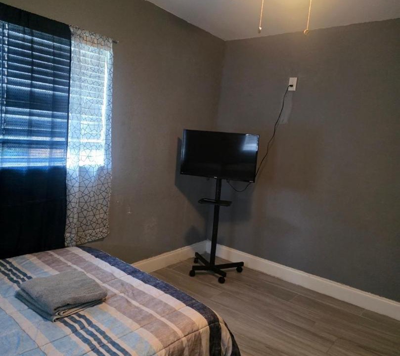 Photo of Bedroom in Lauderhill