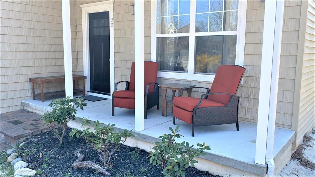 Photo of Patio Balcony in Town Bank