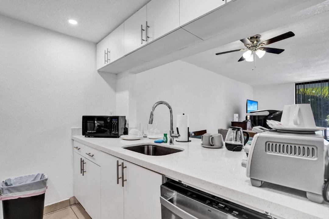 Photo of Kitchen in Golden Glades