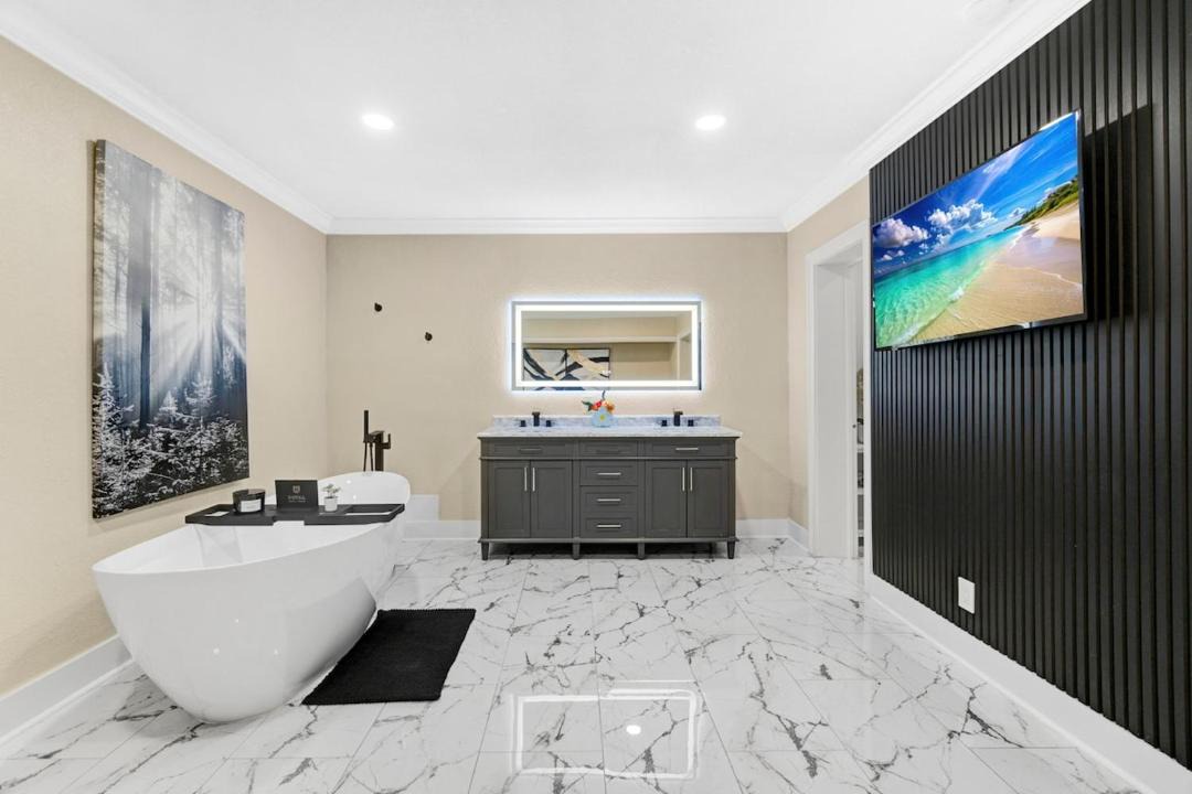 Photo of Bathroom in Miami Gardens
