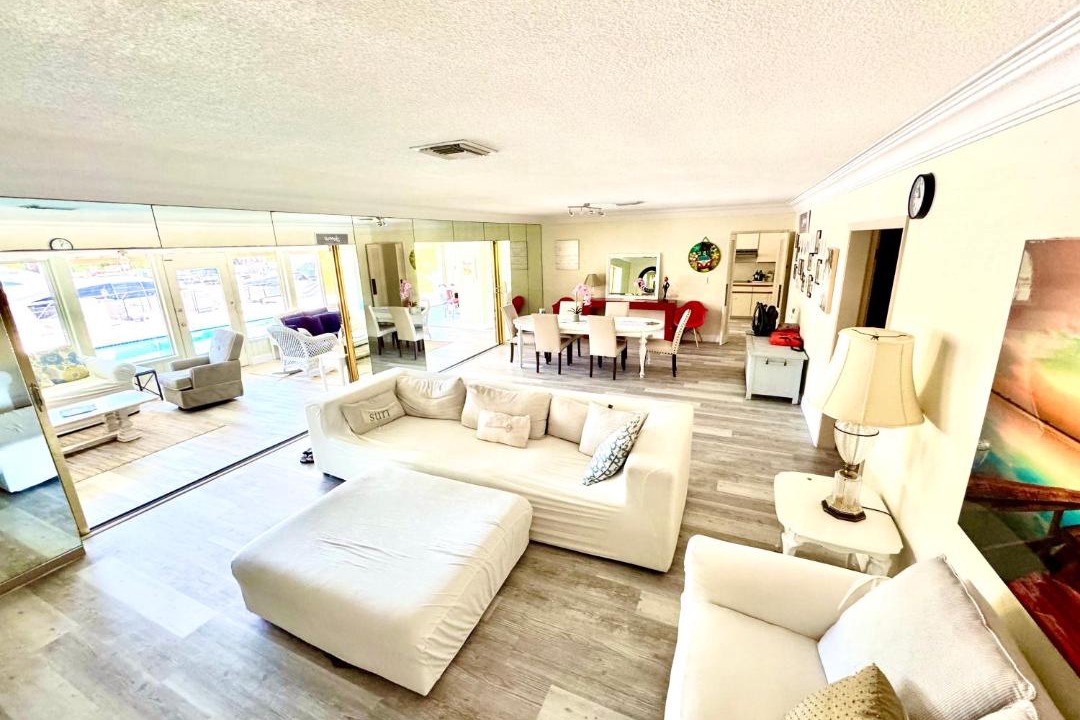 Photo of Livingroom in Harbor Beach