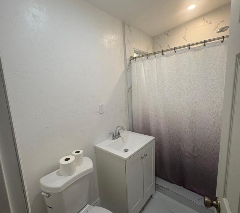 Photo of Bathroom in Golden Glades
