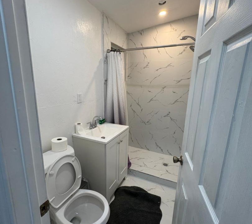 Photo of Bathroom in Golden Glades