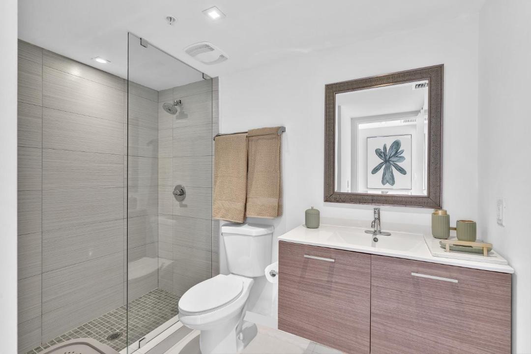 Photo of Bathroom in Bay Harbor Islands