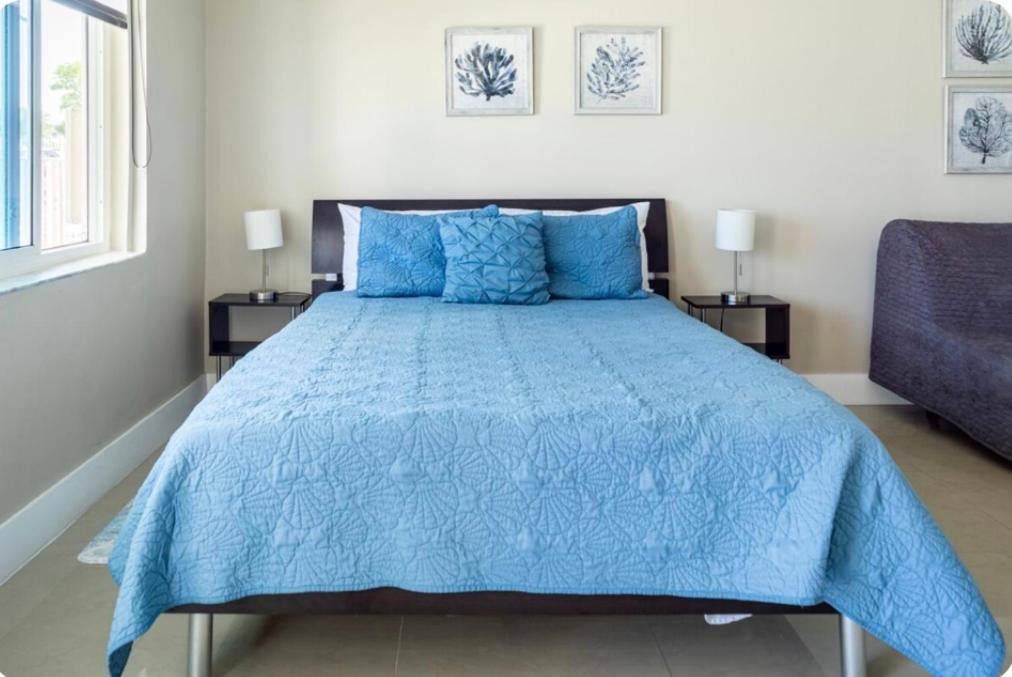 Photo of Bedroom in Lauderdale-by-the-Sea