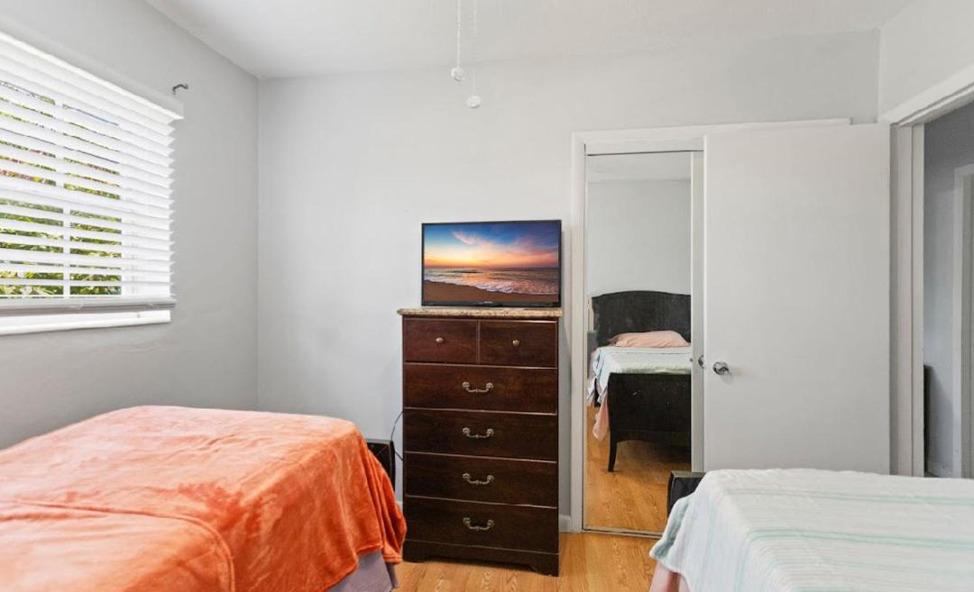 Photo of Bedroom in Miami Gardens