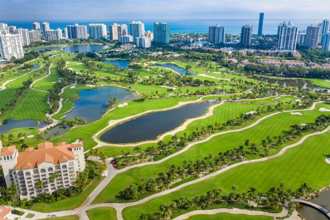 Photo of Others in Aventura