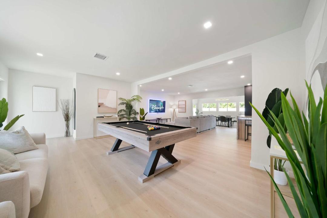 Photo of Livingroom in Biscayne Park
