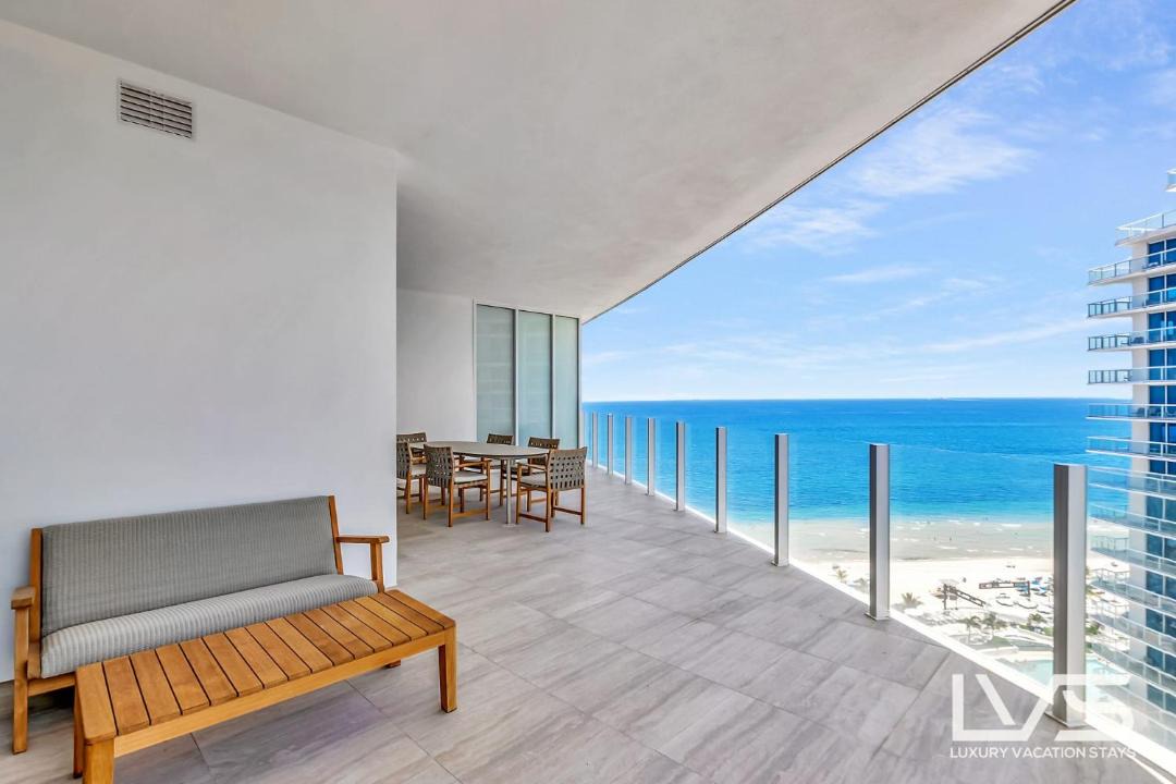 Photo of Patio Balcony in Central Beach
