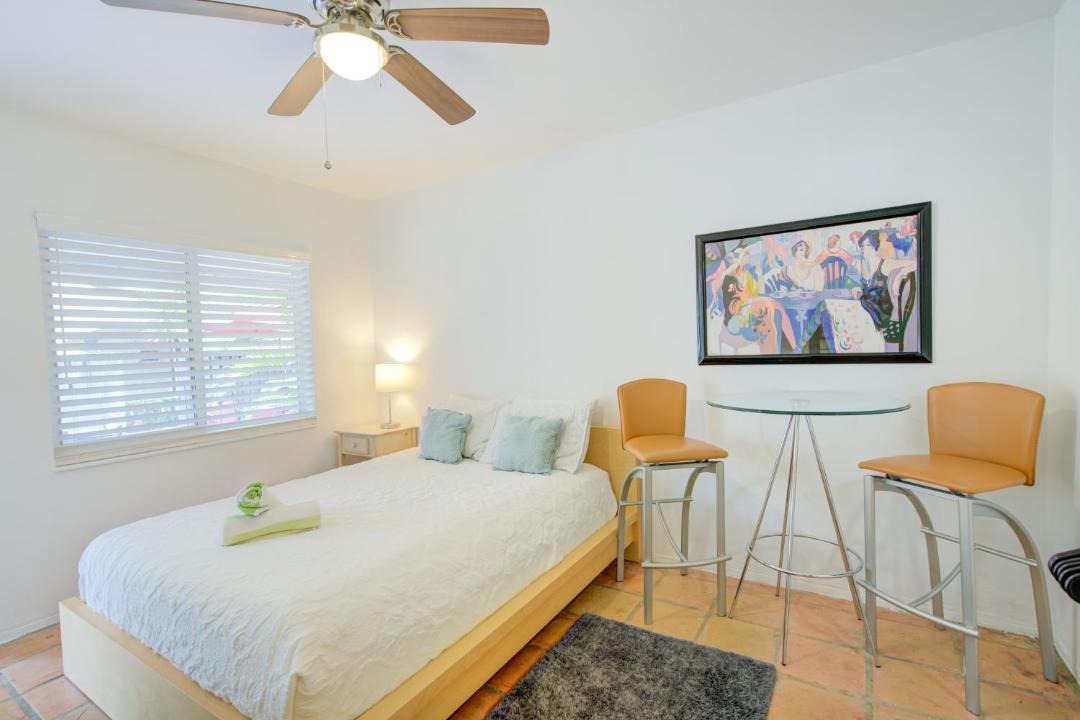 Photo of Bedroom in Hendricks and Venice Isles