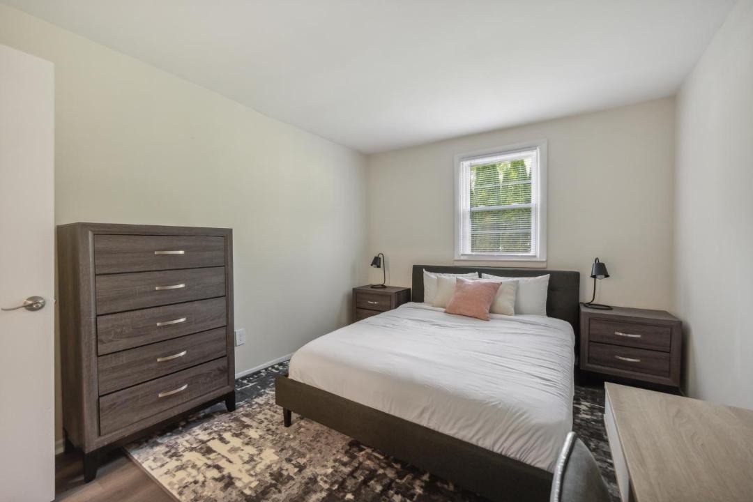 Photo of Bedroom in Newark