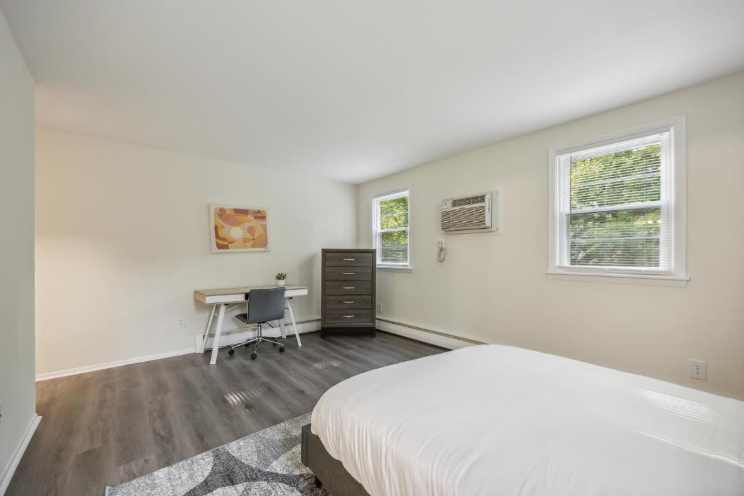 Photo of Bedroom in Newark