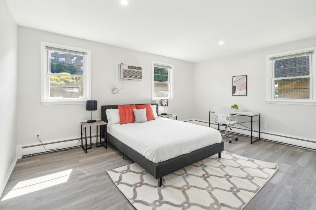 Photo of Bedroom in Newark