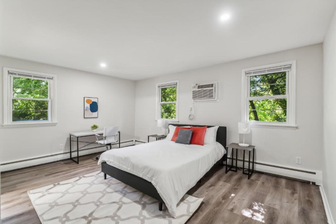 Photo of Bedroom in Newark