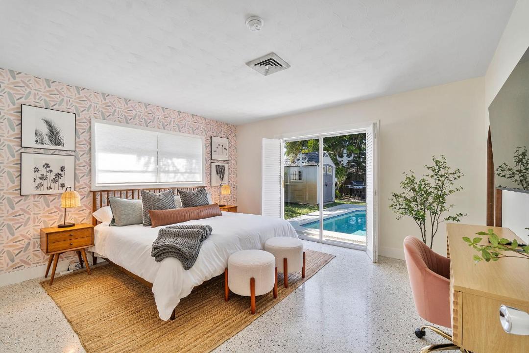 Photo of Bedroom in Coral Ridge Isles