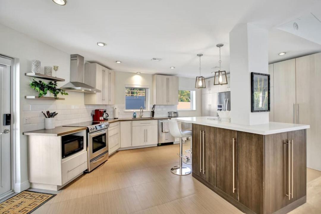 Photo of Others in Poinsettia Heights