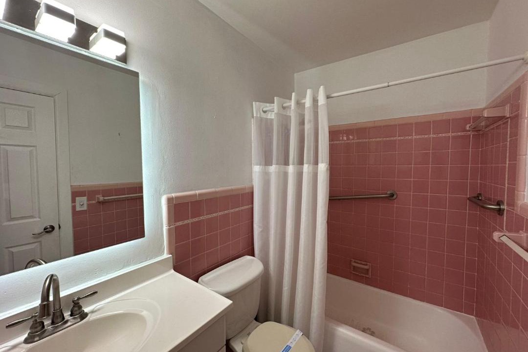 Photo of Bathroom in Dania Beach
