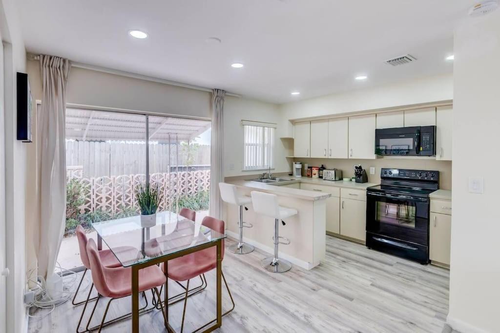 Photo of Others in Coral Ridge Isles