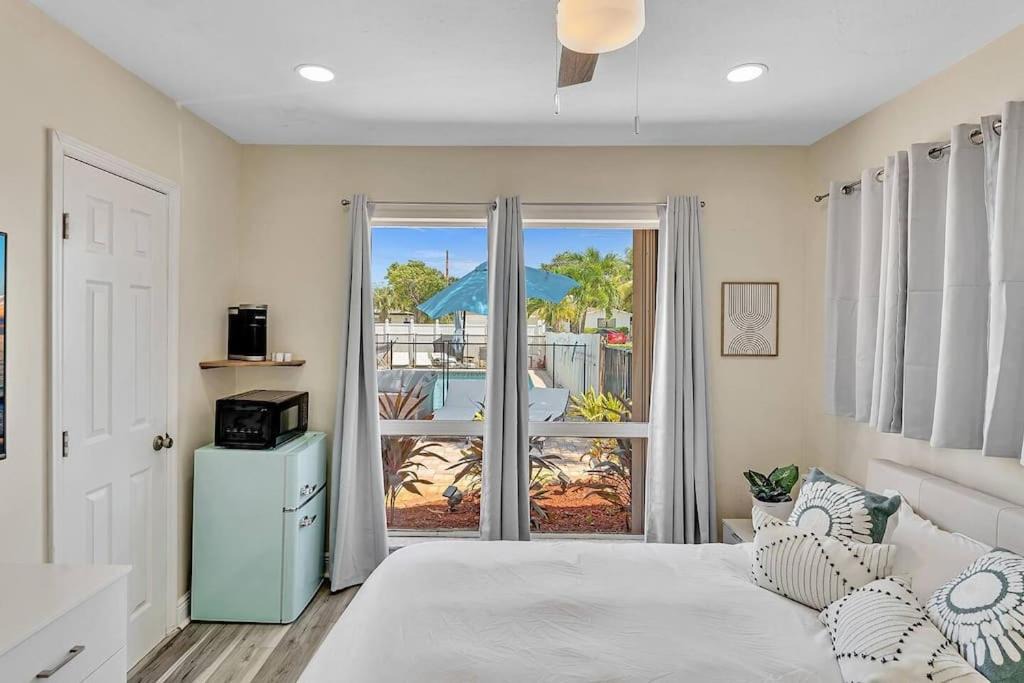 Photo of Others in Coral Ridge Isles