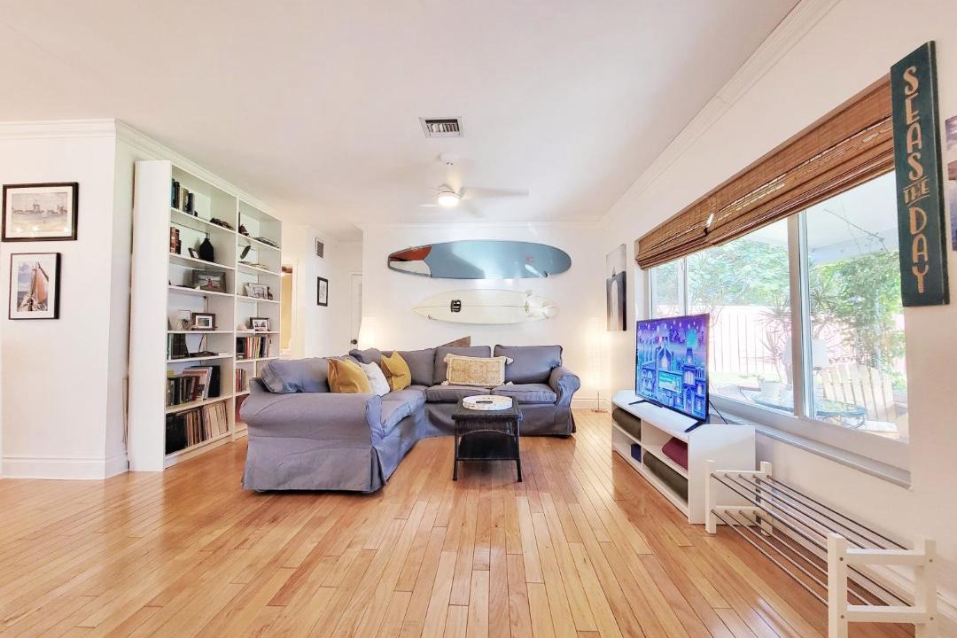 Photo of Livingroom in Middle River Terrace