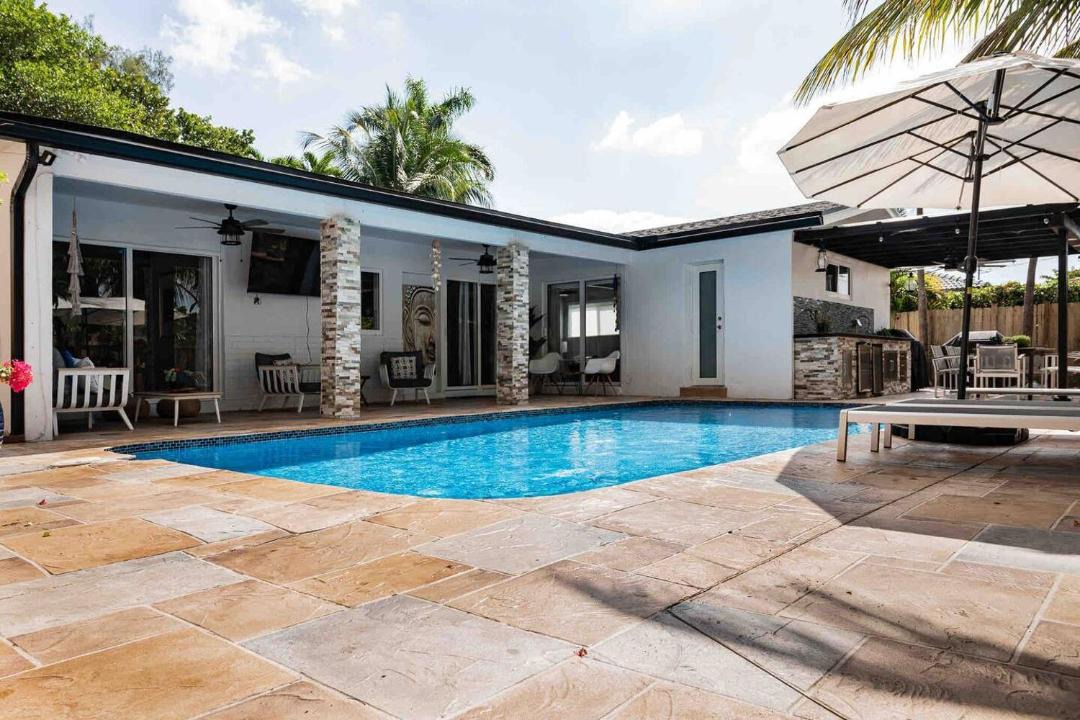Photo of Outdoor in Hallandale Beach