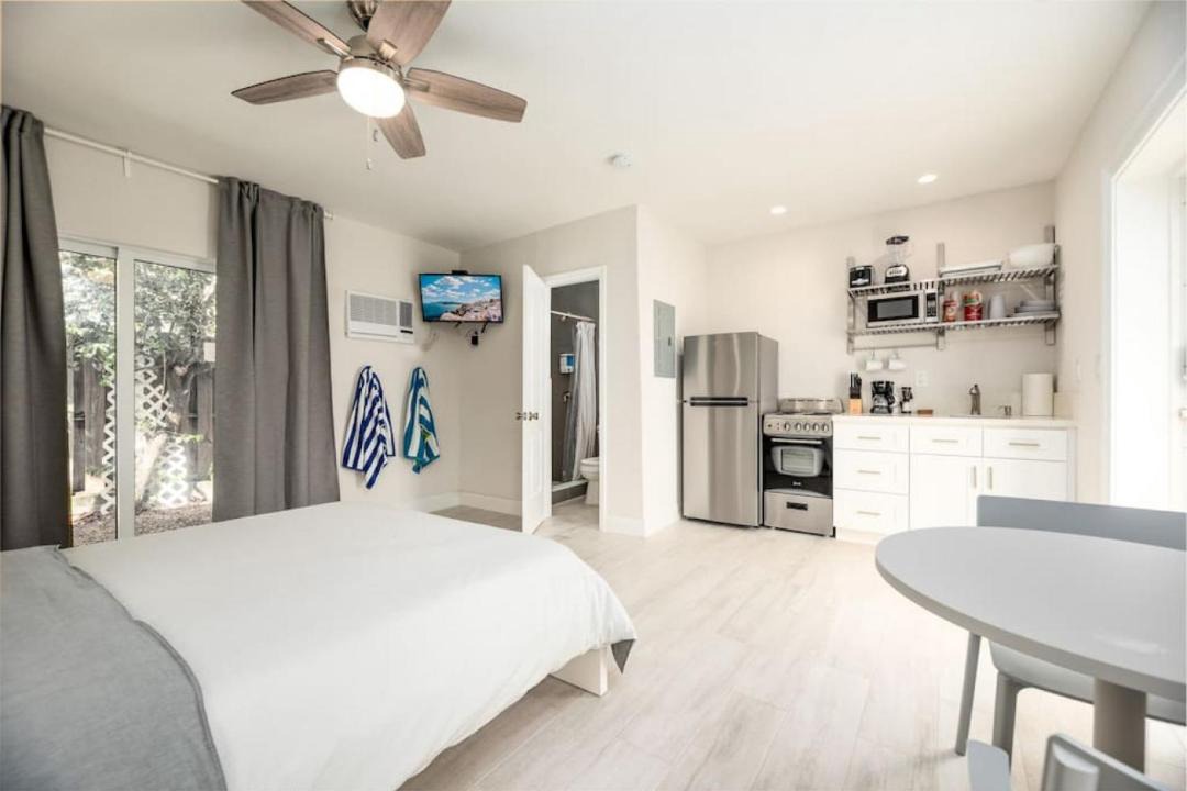 Photo of Bedroom in Lauderdale-by-the-Sea