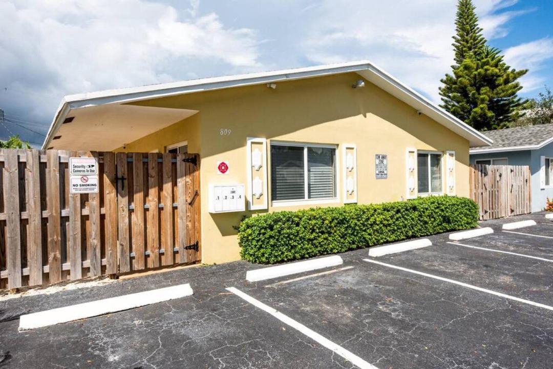 Photo of Buildings in Wilton Manors