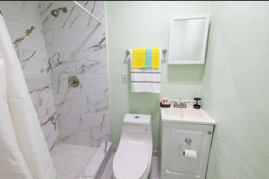 Photo of Bathroom in Golden Glades