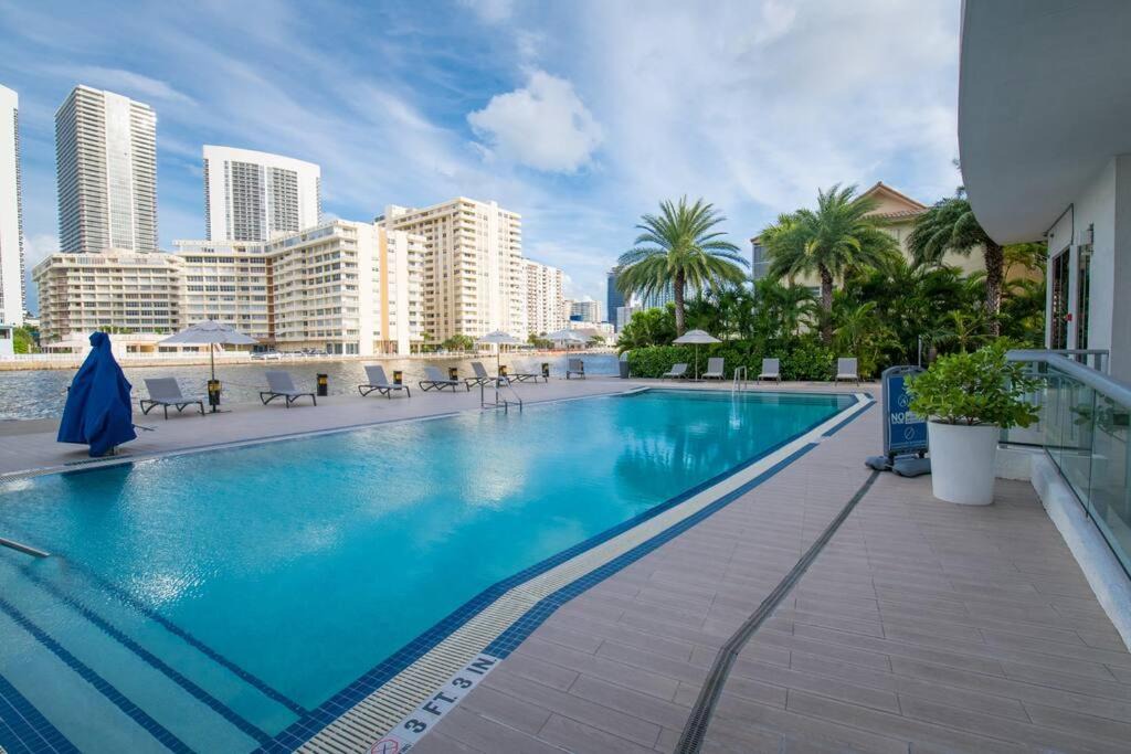 Photo of Outdoor in Hallandale Beach