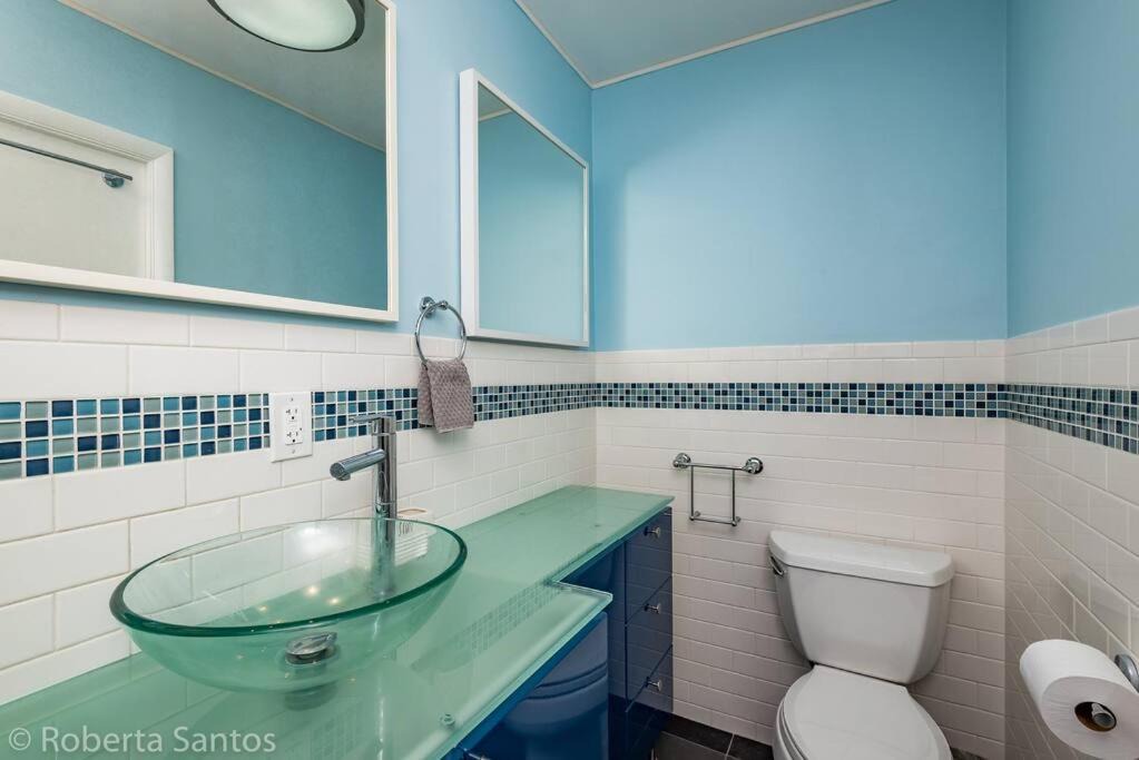 Photo of Bathroom in Hollywood Lakes