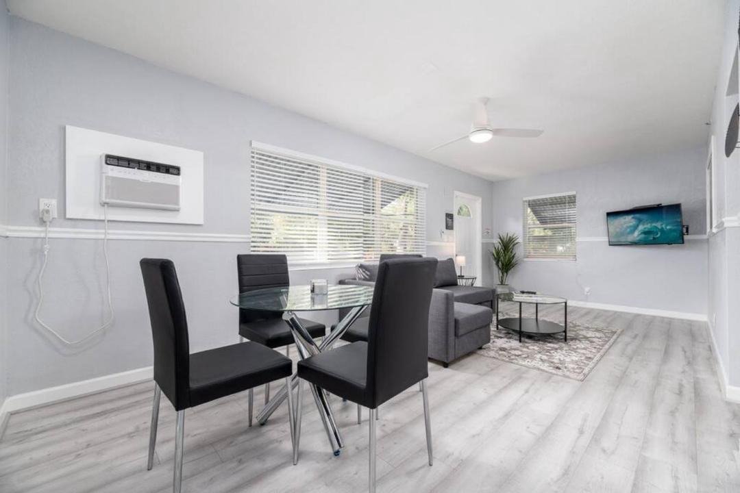 Photo of Livingroom in Lake Ridge