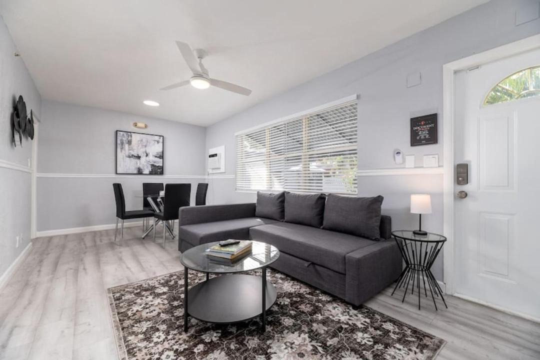 Photo of Livingroom in Lake Ridge
