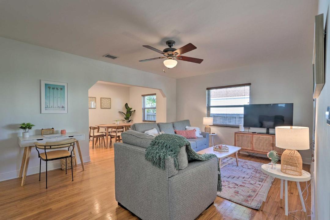 Photo of Livingroom in Miami Springs