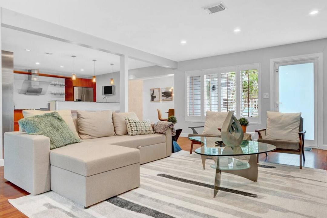Photo of Livingroom in Poinsettia Heights