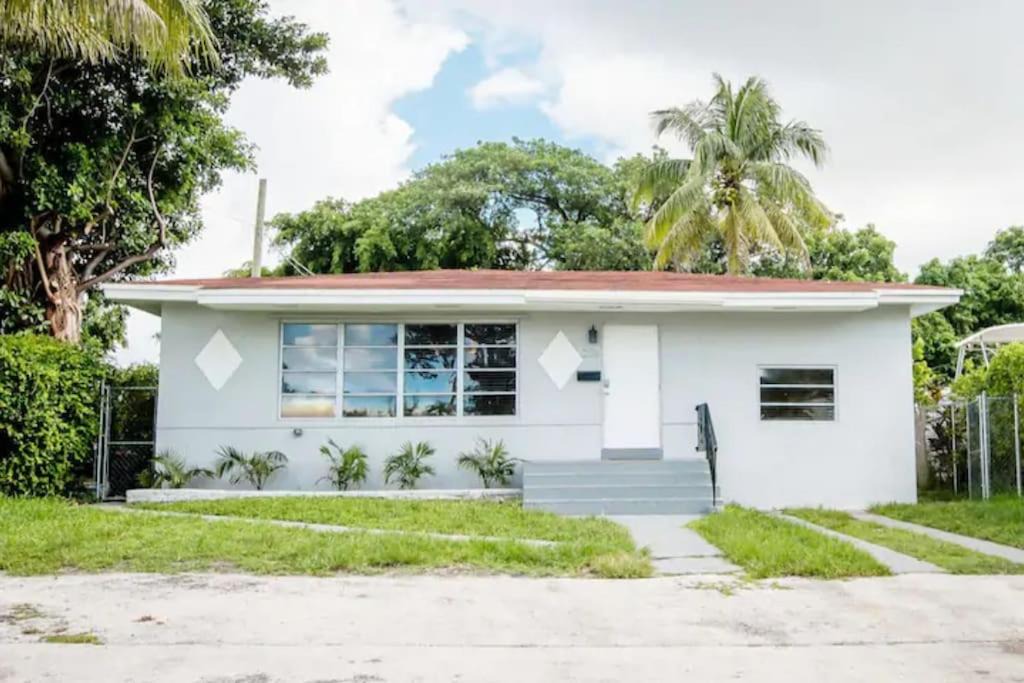 Photo of Buildings in Miami Shores