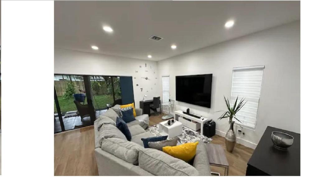 Photo of Livingroom in Hallandale Beach