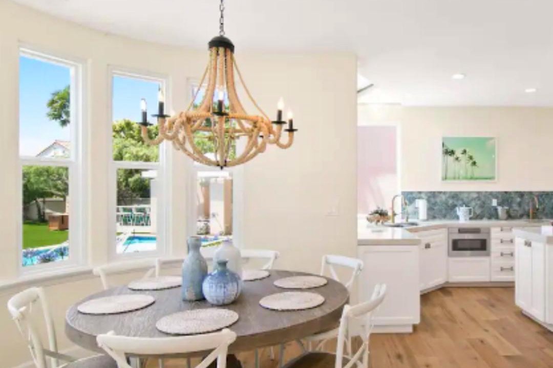 Photo of Livingroom in Central Malibu