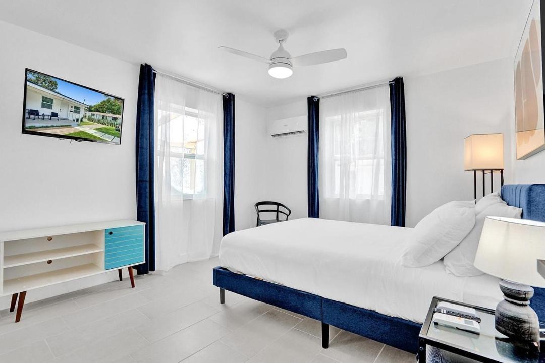 Photo of Bedroom in Hallandale Beach