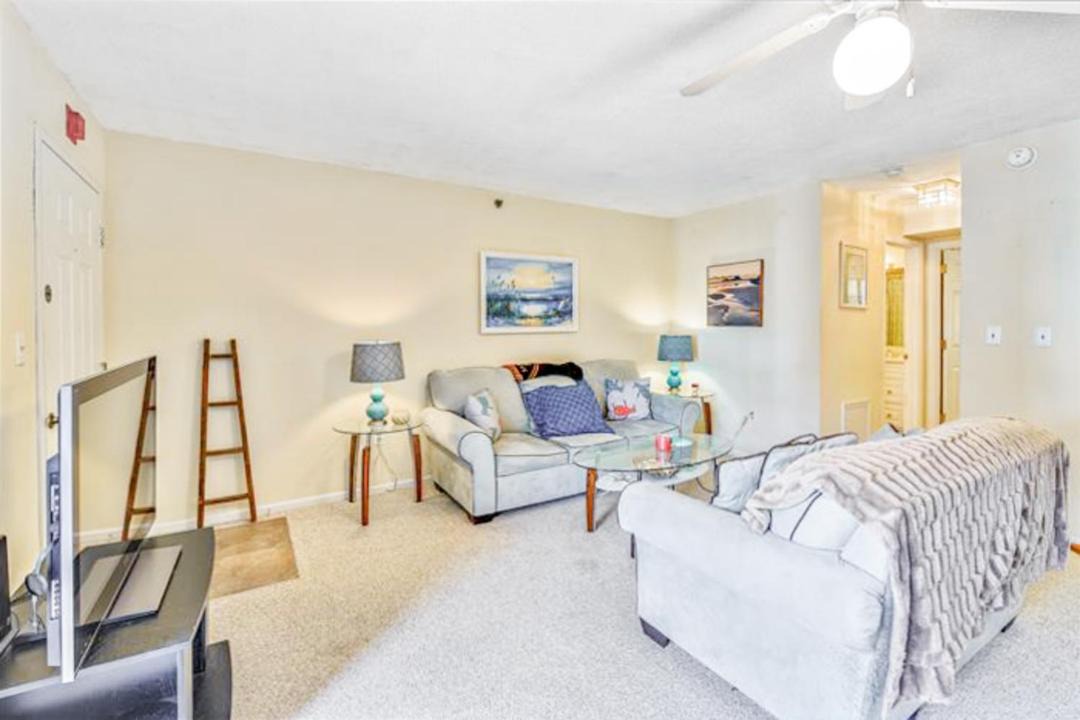 Photo of Livingroom in Caine Woods
