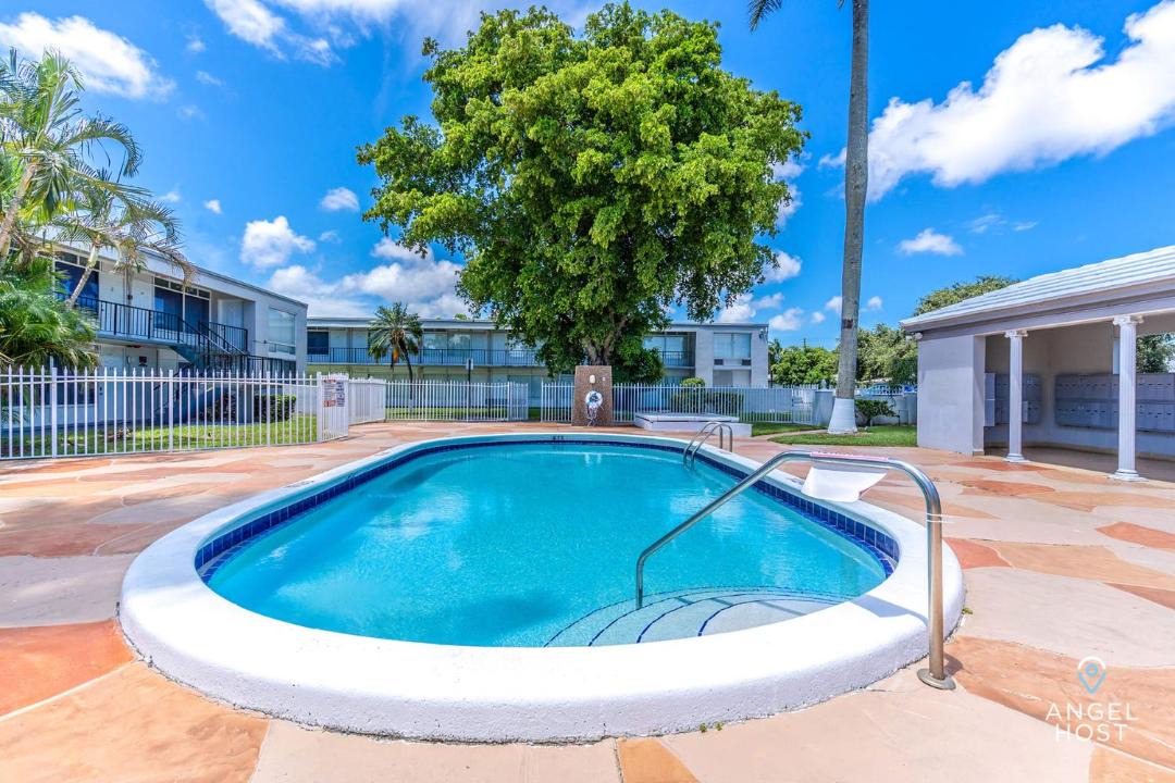 Photo of Outdoor in Oakland Park